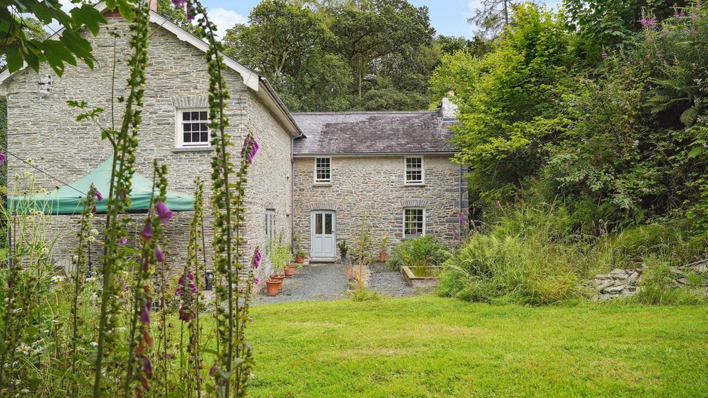 Property photo 2 of 79