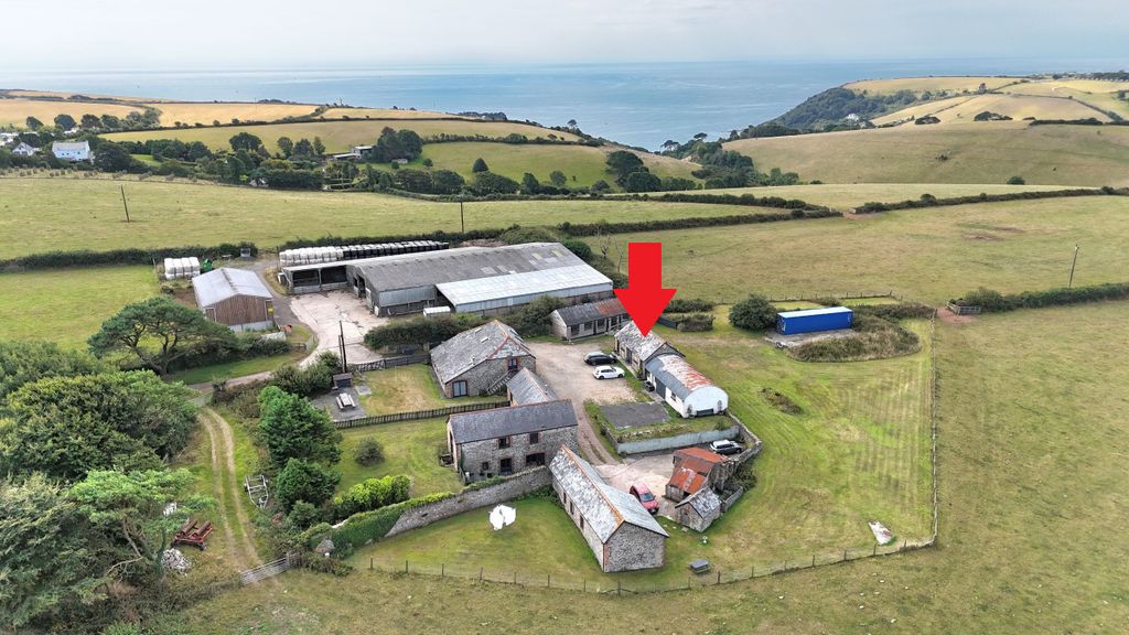 Property photo 2 of 10