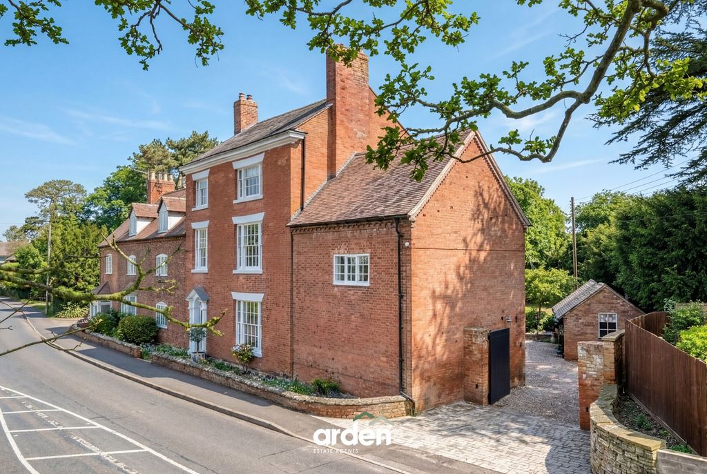 Property photo 1 of 32