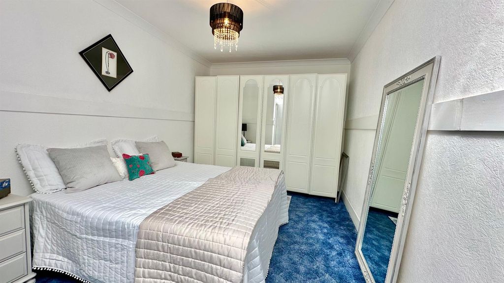 Property photo 2 of 29