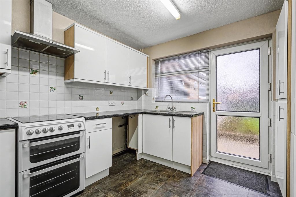 Property photo 3 of 22 Kitchen