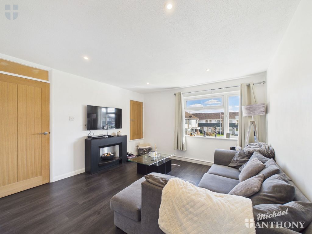 Property photo 2 of 6 Cam03218G0-Pr0962-Still004