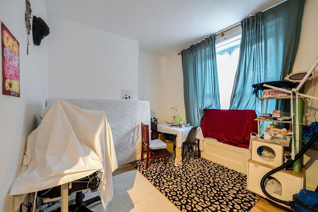 Property photo 1 of 5