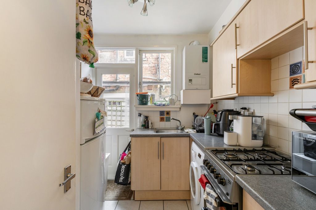 Property photo 2 of 12 103326_