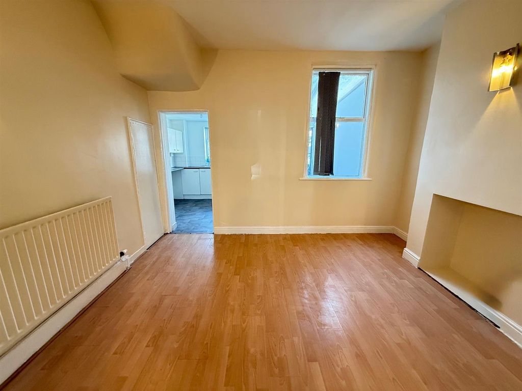 Property photo 3 of 9 3.Jpg