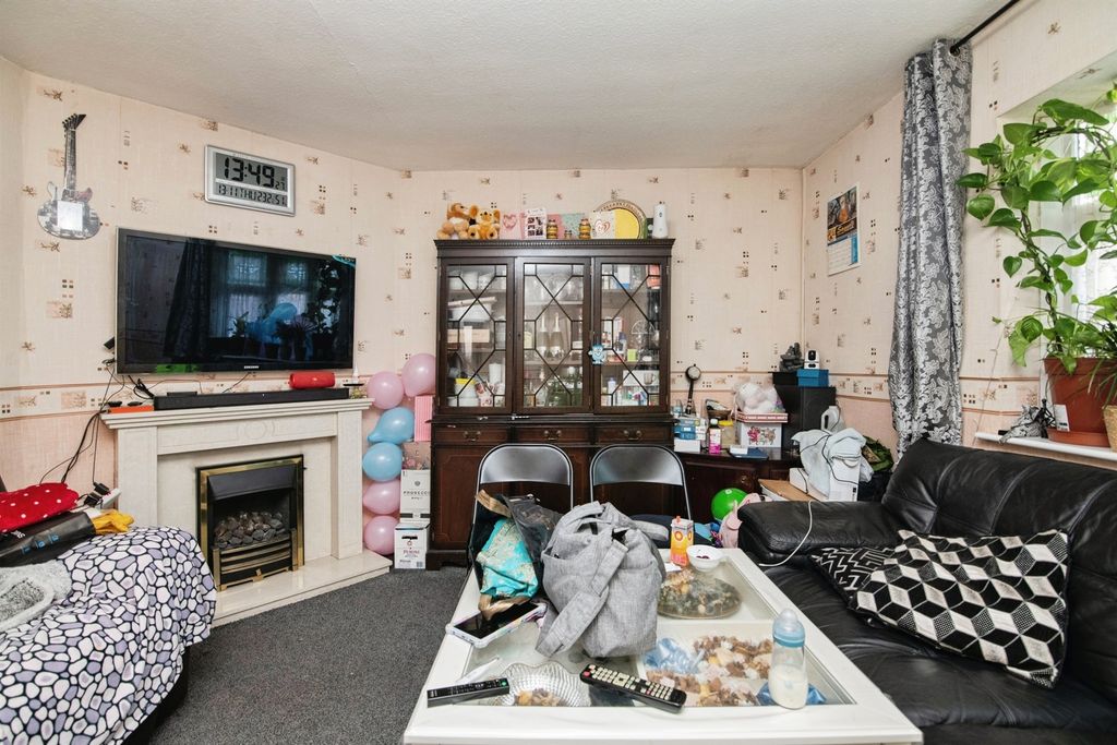 Property photo 3 of 15