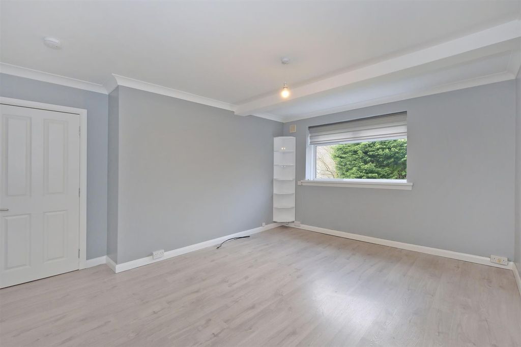 Property photo 1 of 27 Lounge 2.Jpg