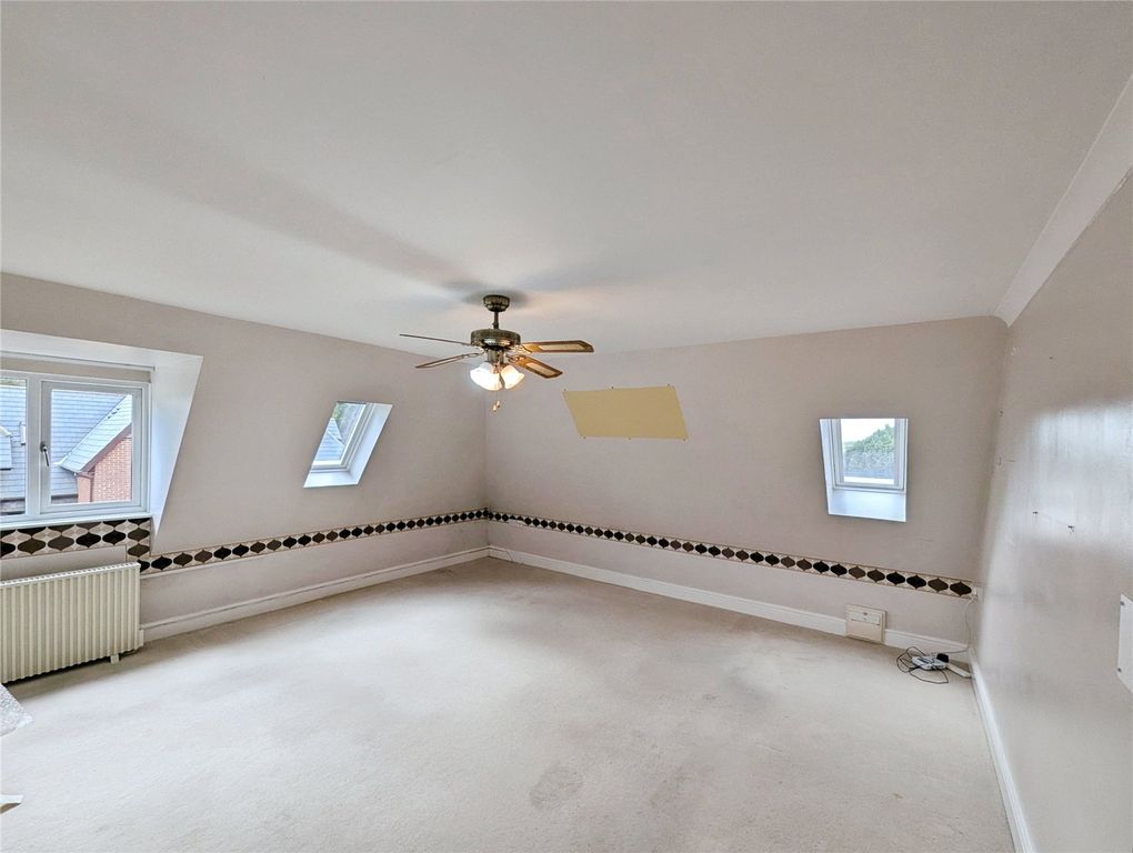 Property photo 2 of 16 Picture No. 32