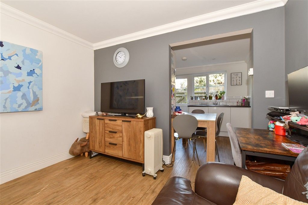 Property photo 3 of 15 Lounge