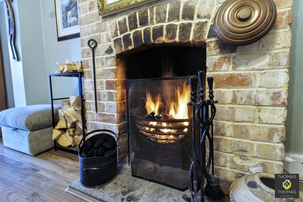 Property photo 2 of 17