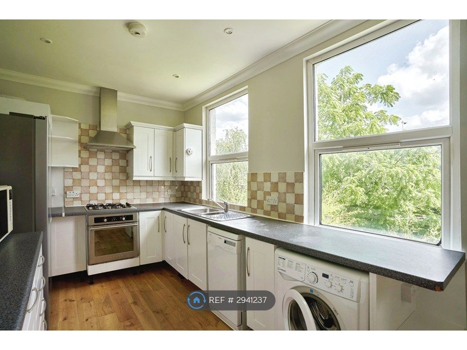 Property photo 3 of 26 Kitchen