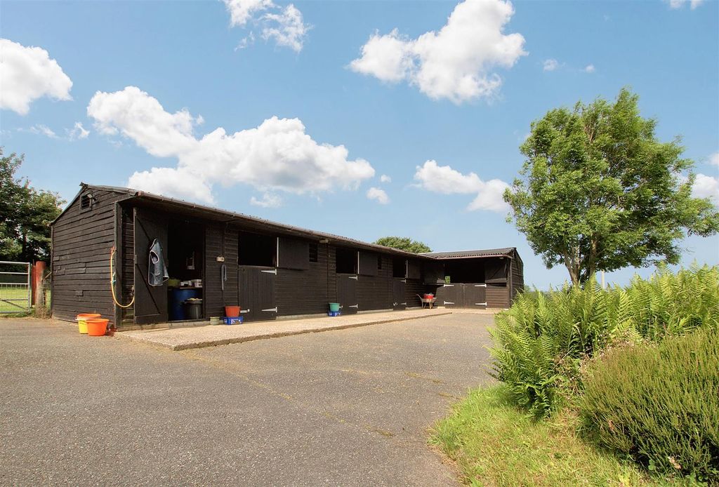 Property photo 3 of 61 Stables