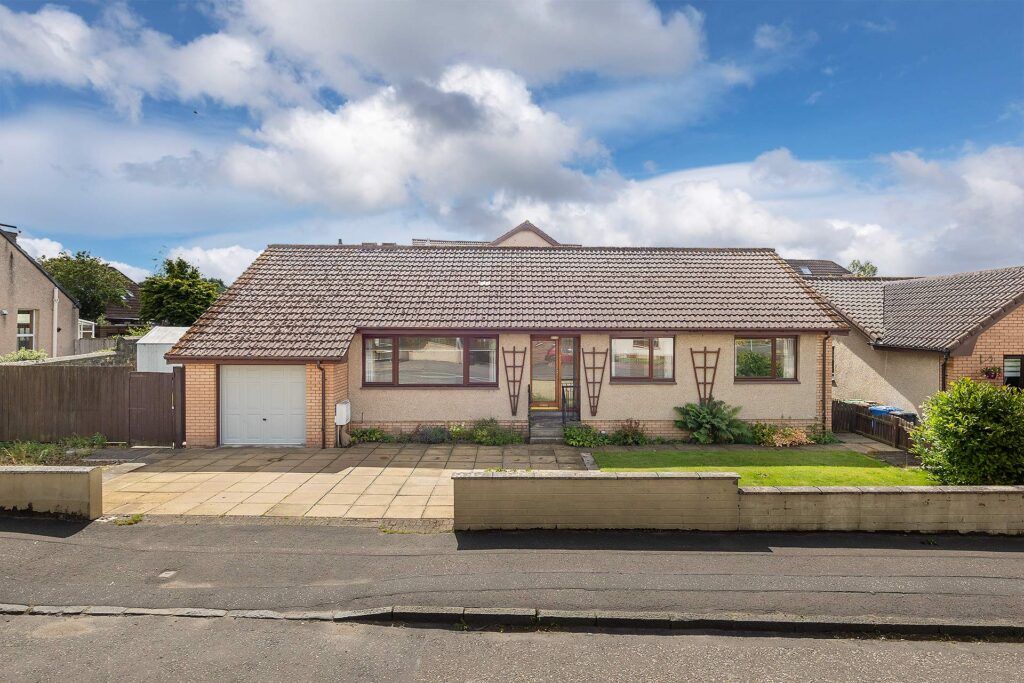 Property photo 1 of 31