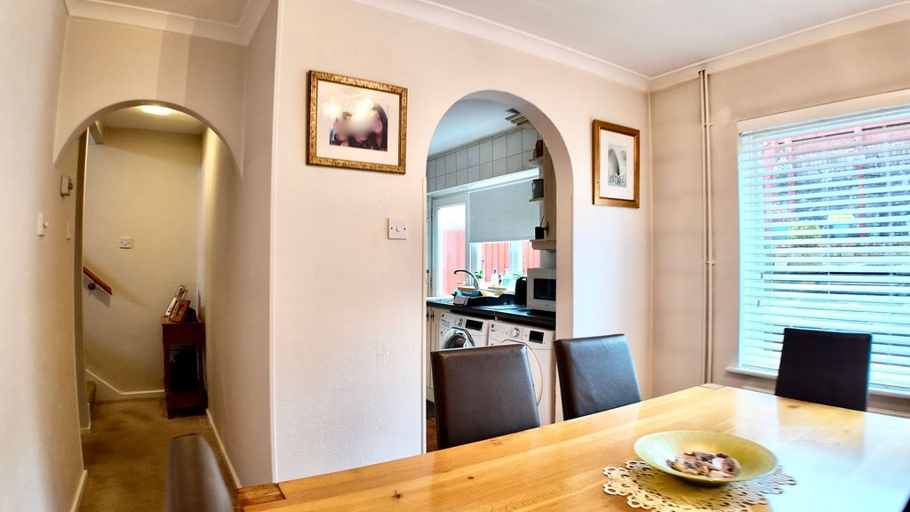 Property photo 3 of 30