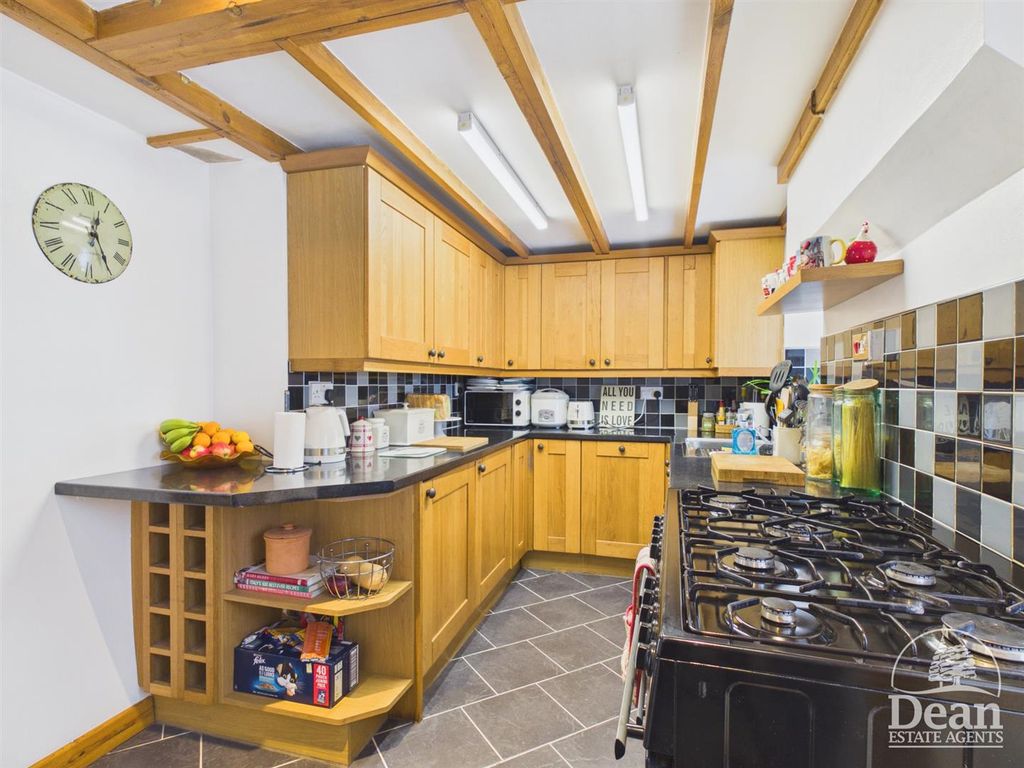 Property photo 3 of 27