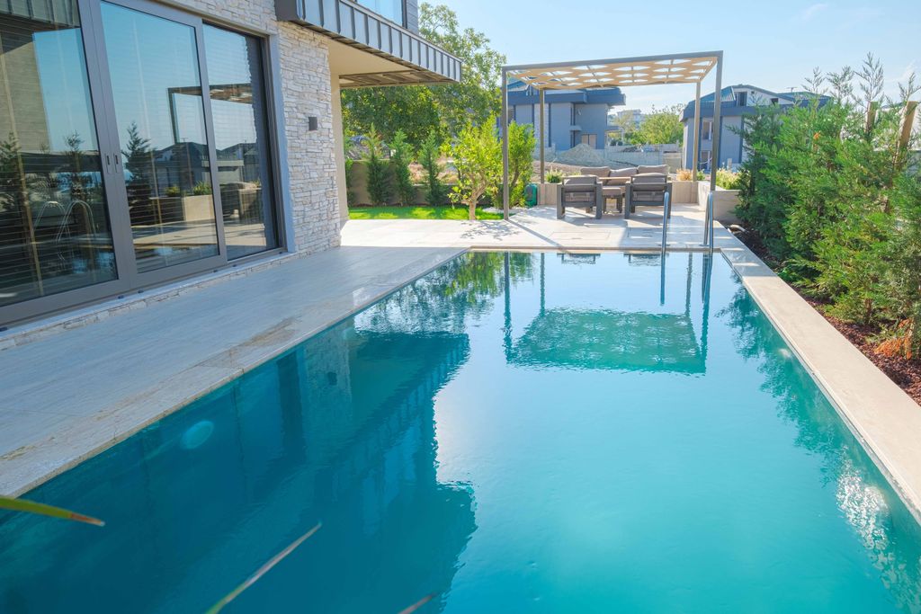 Property photo 2 of 20 Sea View Villas For Sale In Buyukcekmece, Istanbul - A Large Private Swimming Pool With Sunbathing Terraces