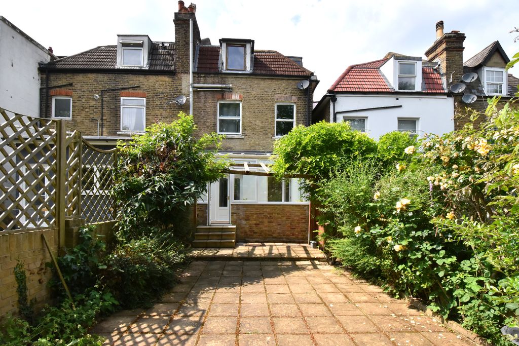 Property photo 2 of 11