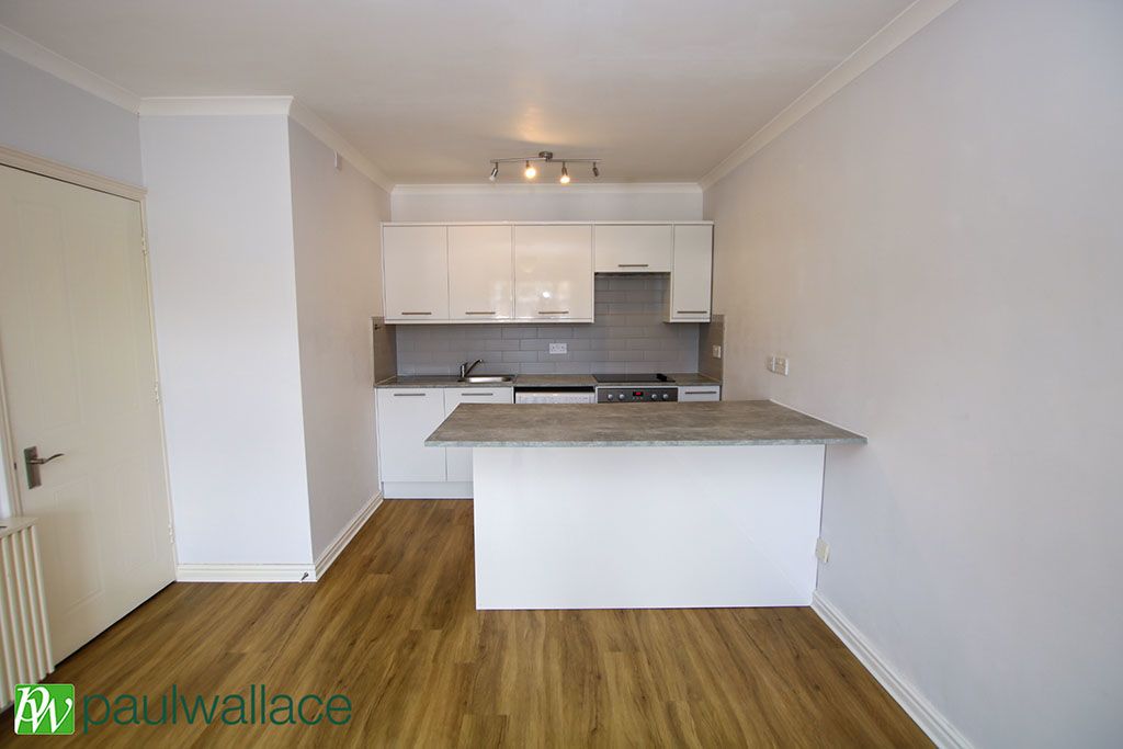 Property photo 2 of 8 Lounge/Kit