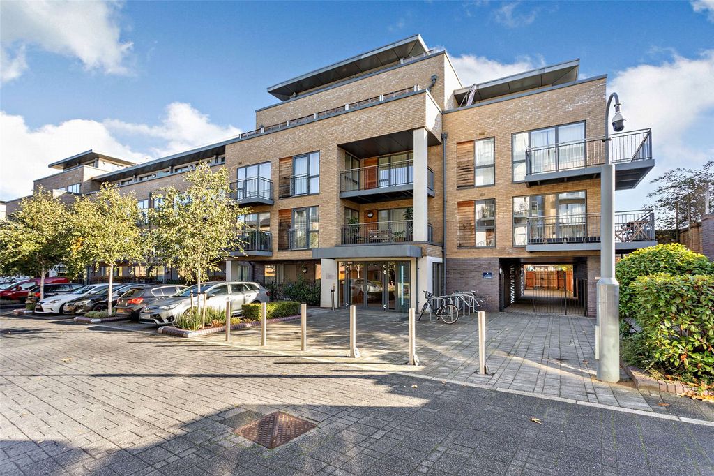 Property photo 1 of 7 Front