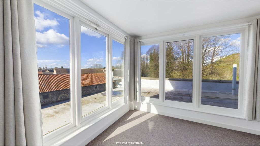 Property photo 2 of 4