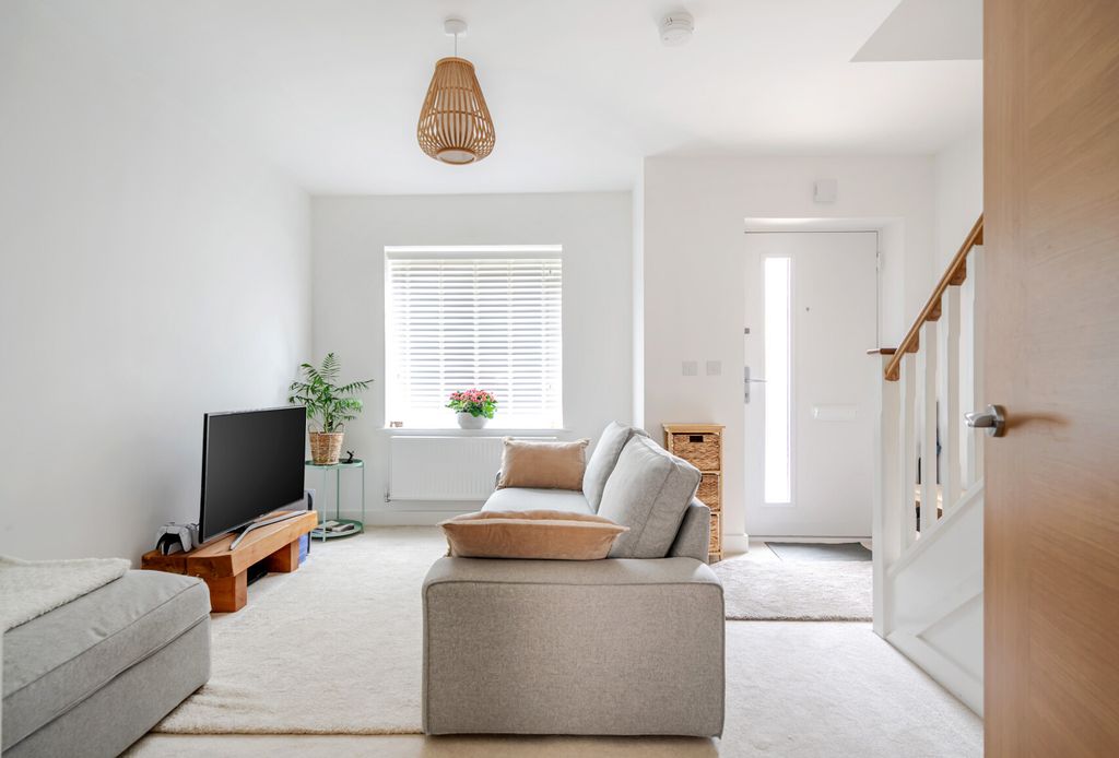 Property photo 3 of 12 Sitting Room