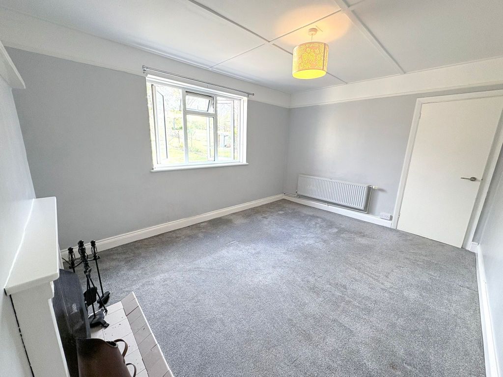 Property photo 2 of 9 Living Room