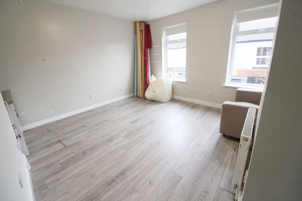 Property photo 1 of 6 Photograph 1