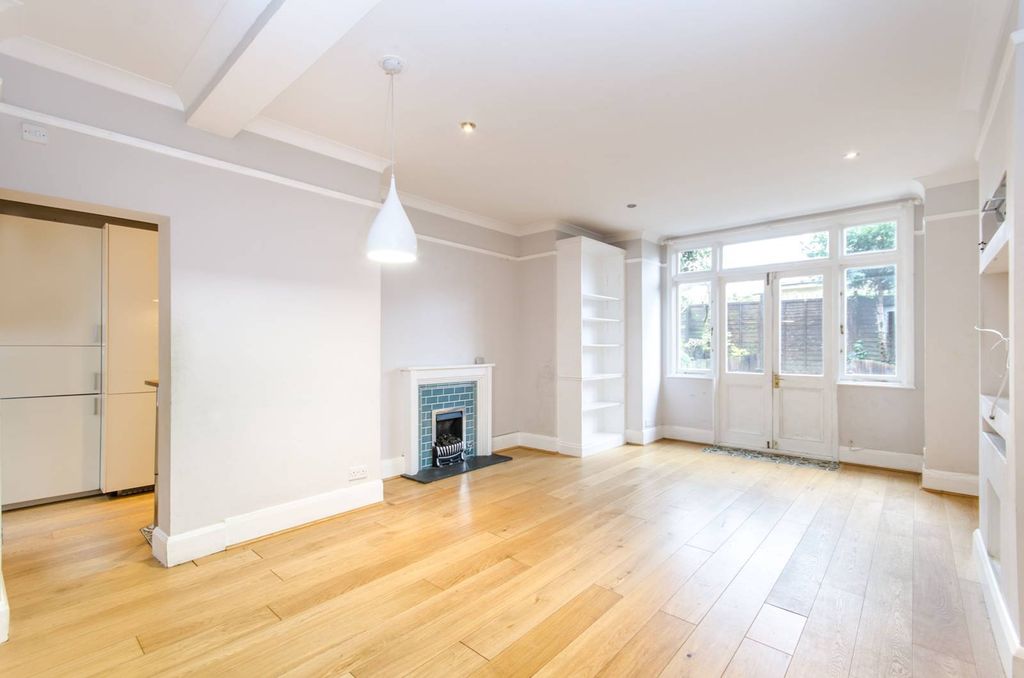 Property photo 2 of 11