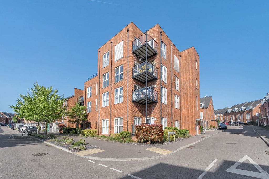 Additional image 13 of 2 bed flat for saleOakes Crescent, Dartford, Kent DA1