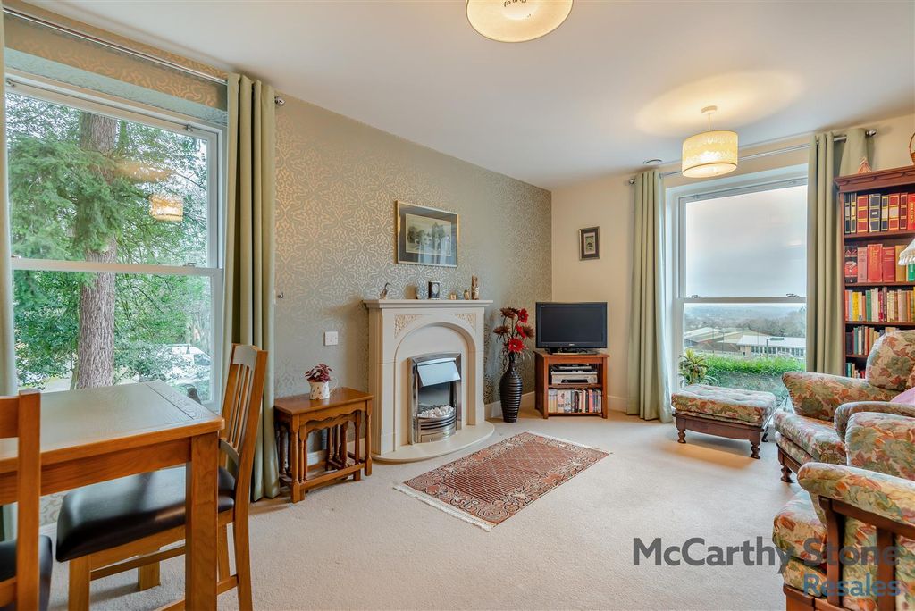 Property photo 3 of 19 8631042-Interior08.Jpg
