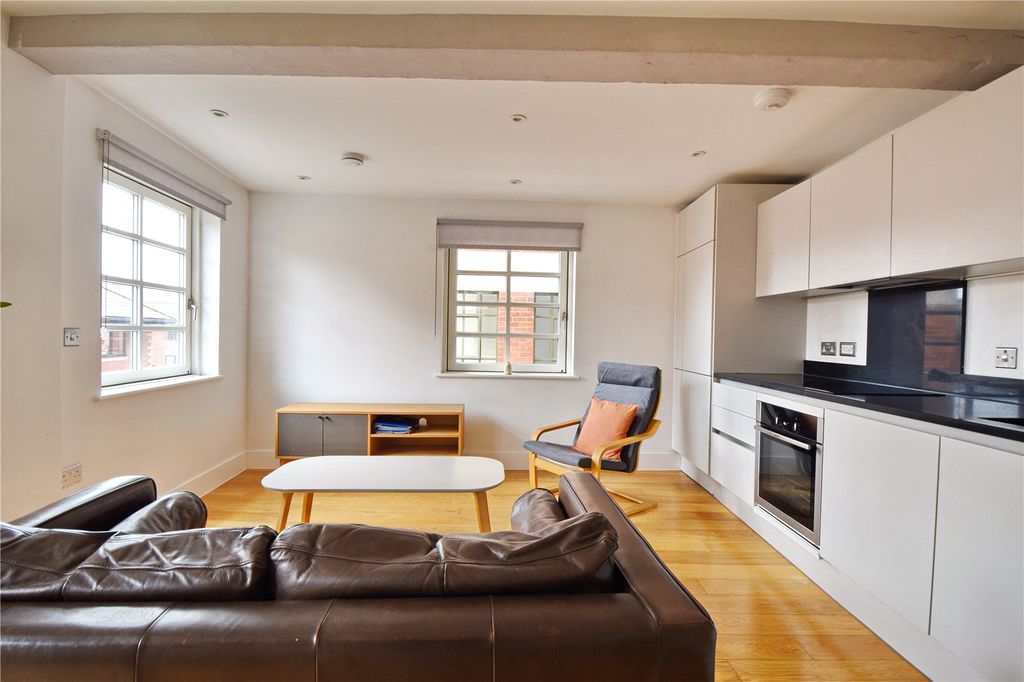 Property photo 3 of 10 Picture No. 06