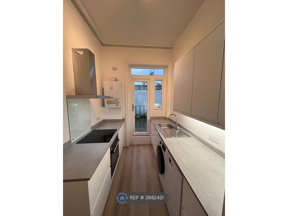 Property photo 1 of 10 Kitchen And Door To Courtyard Garden