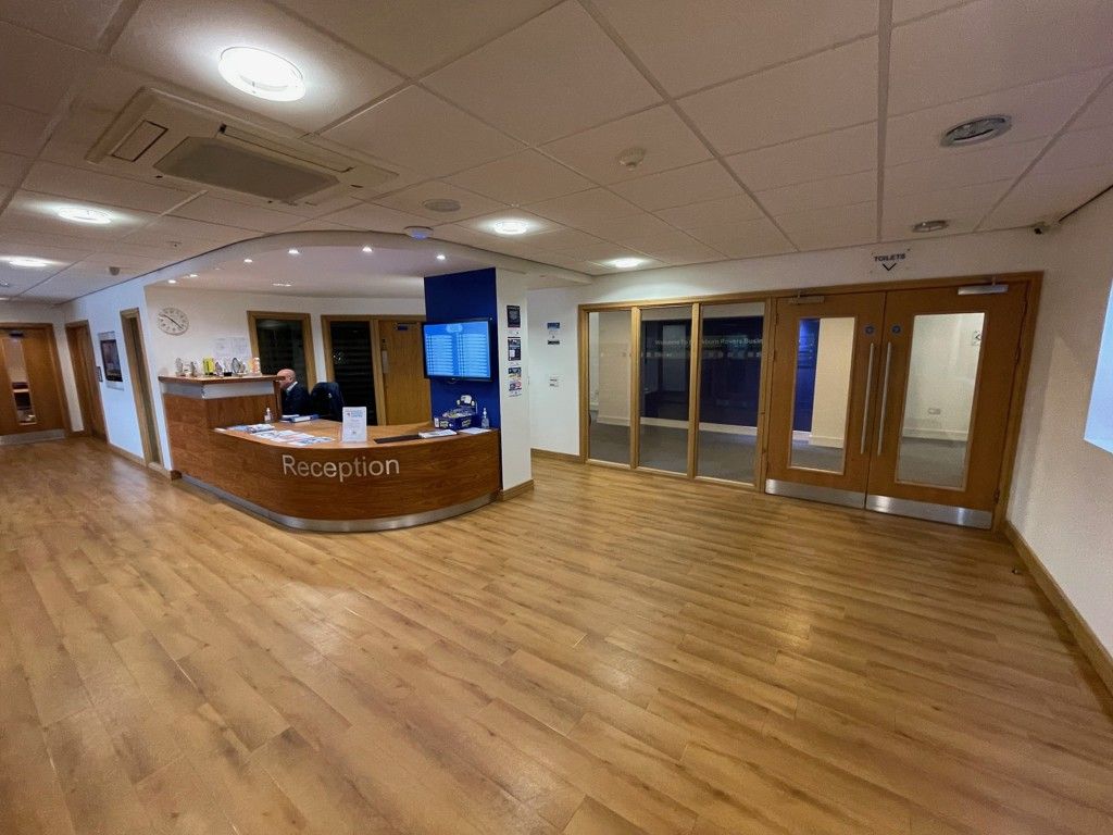 Property photo 3 of 6 Reception