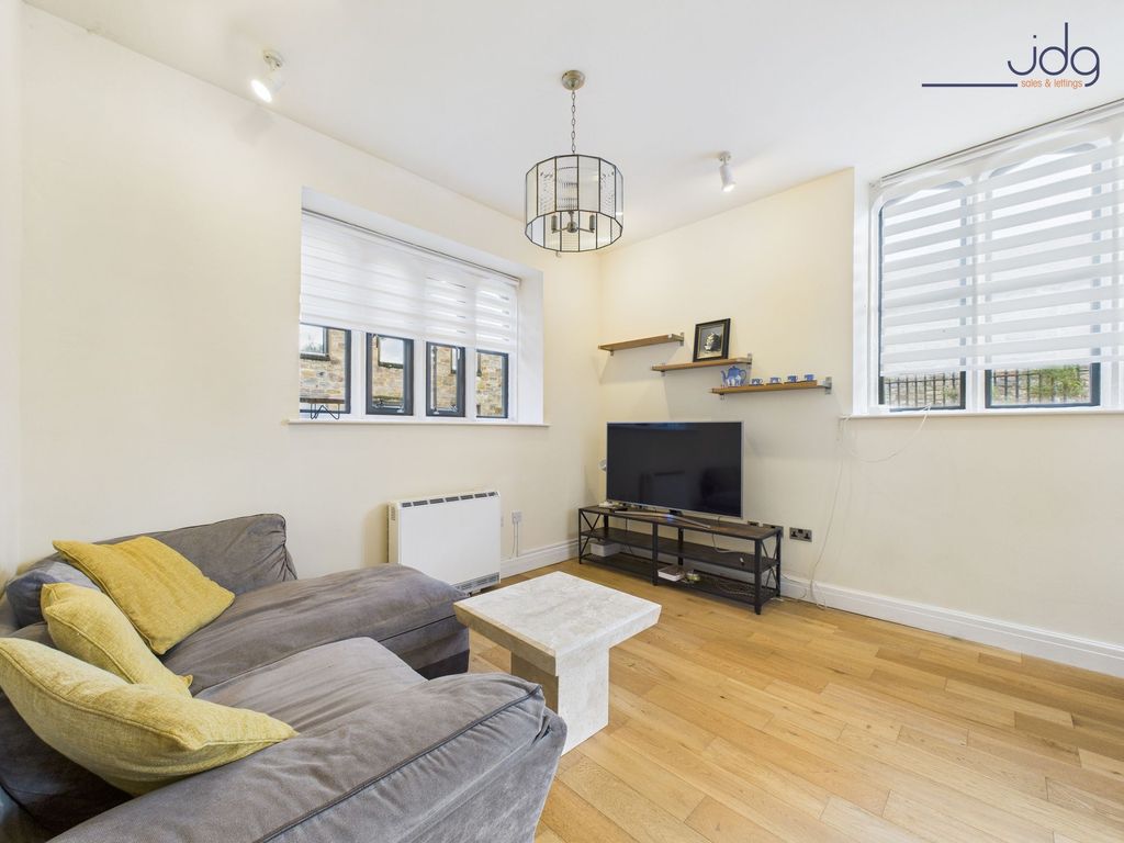 Property photo 2 of 7 Lounge