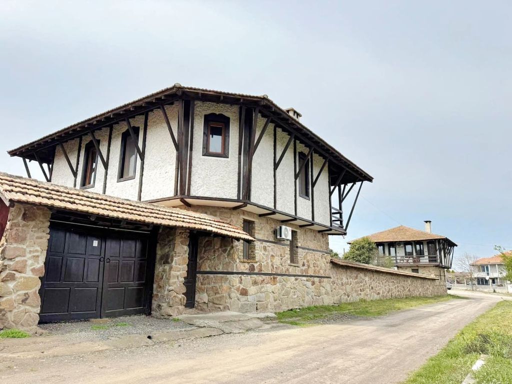 Property photo 1 of 21