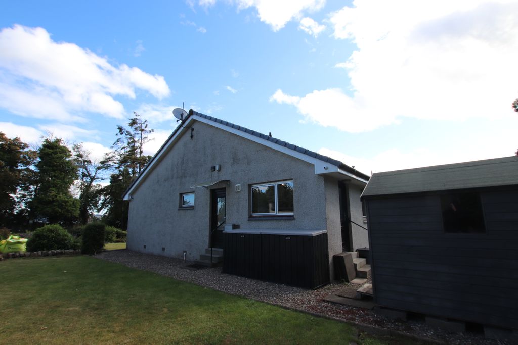 Property photo 2 of 21