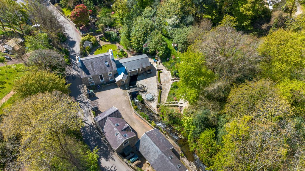 Property photo 2 of 50