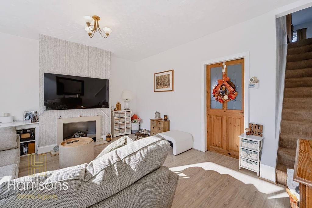 Property photo 2 of 27 5673893
