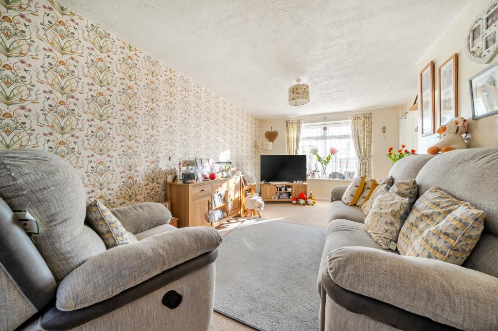 Property photo 2 of 19 Living Area