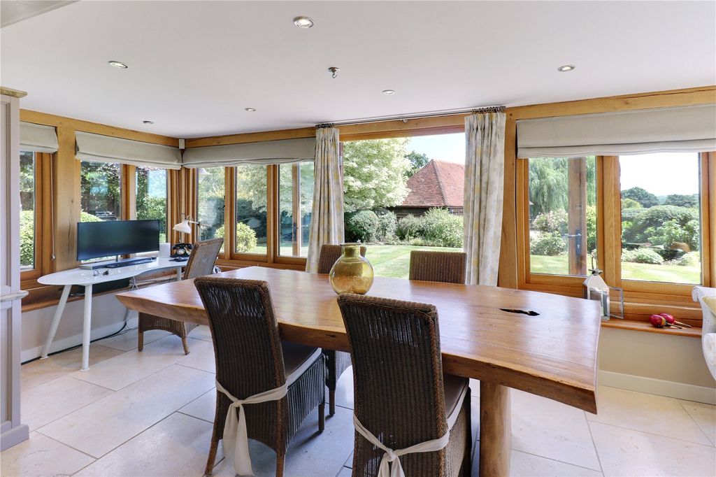 Property photo 3 of 14 Garden Room
