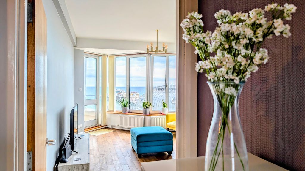 Property photo 3 of 28