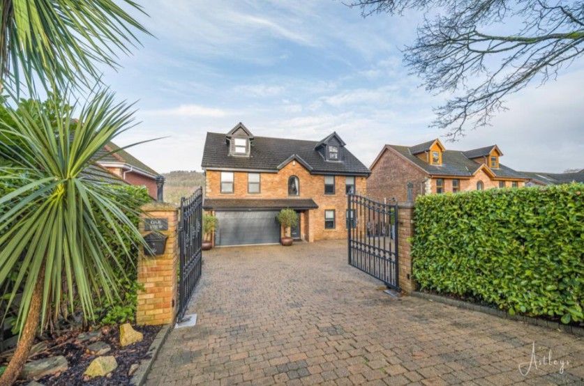 Property photo 1 of 24