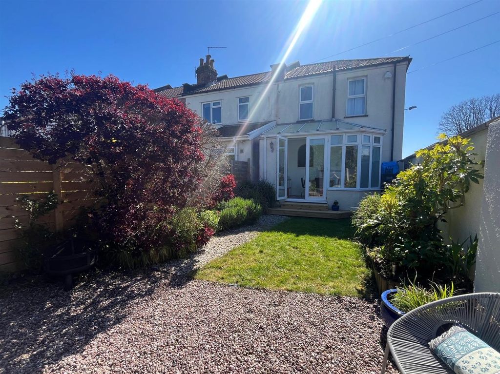 Property photo 2 of 19