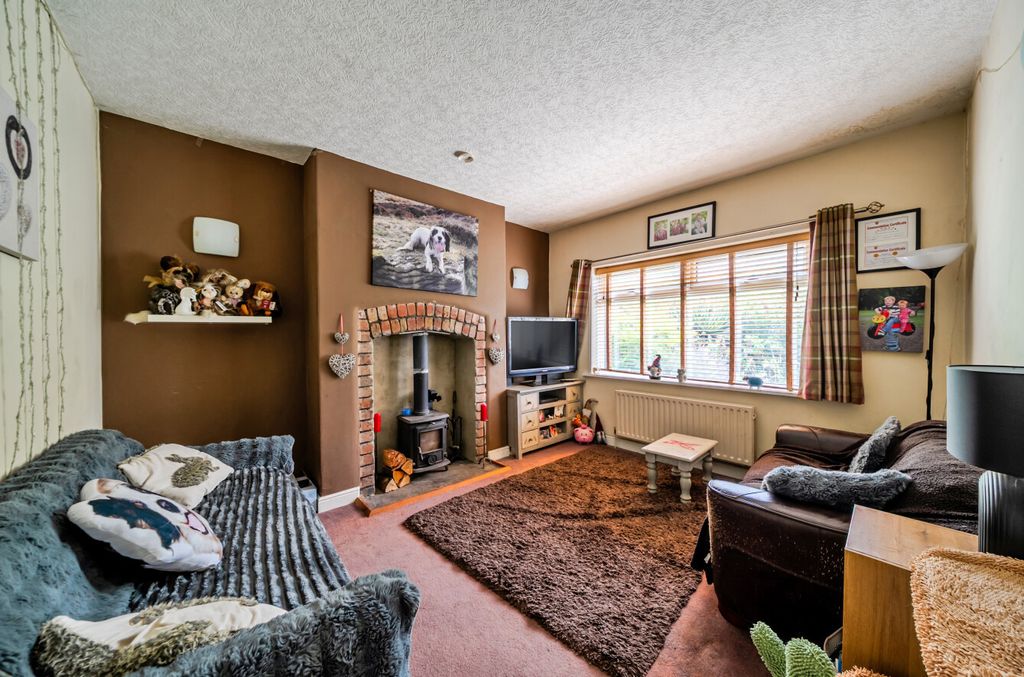 Property photo 2 of 18 1498454-15-6A74A0...
