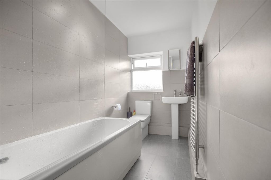 Property photo 3 of 11 Img_9924.Jpg