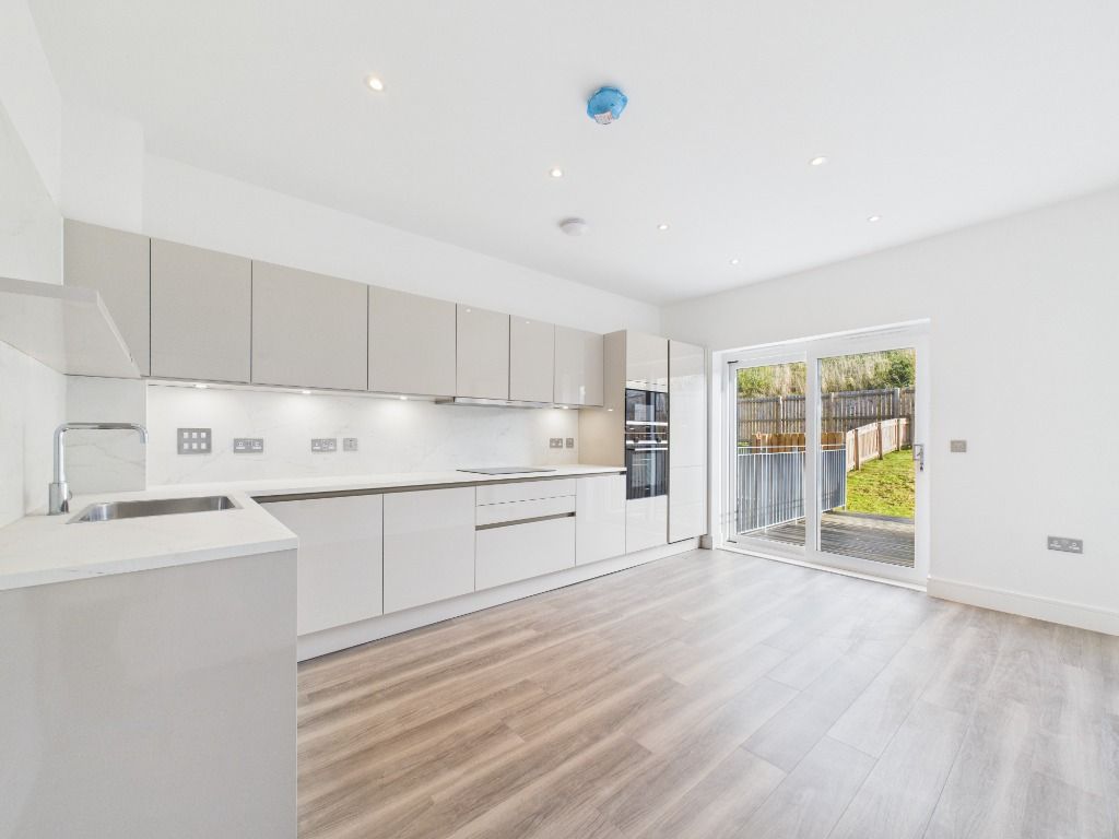 Property photo 2 of 27