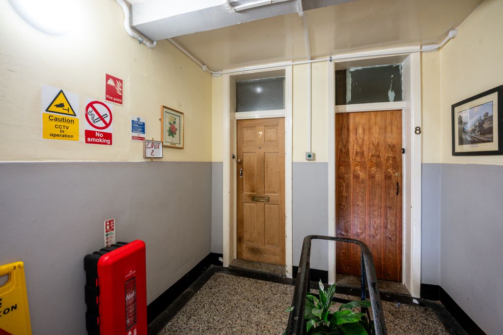 Property photo 3 of 21 03