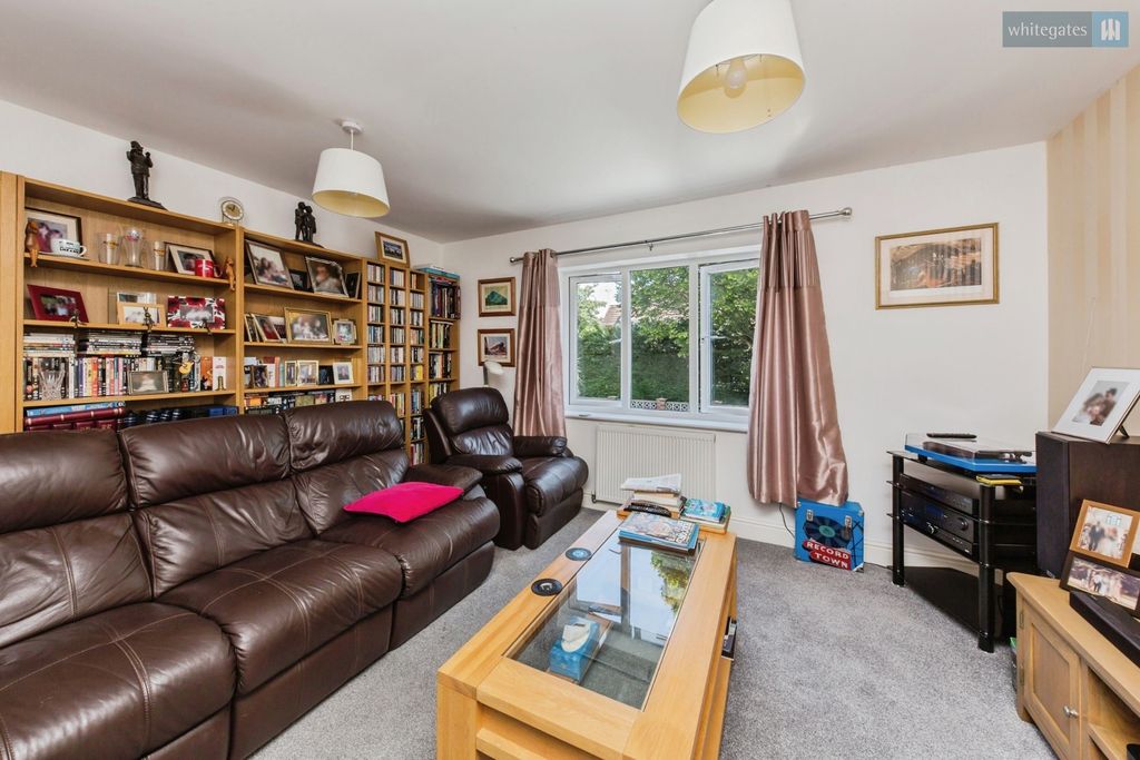 Property photo 3 of 15 Pbox-Img.Jpg