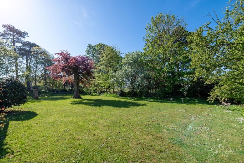 Property photo 3 of 32