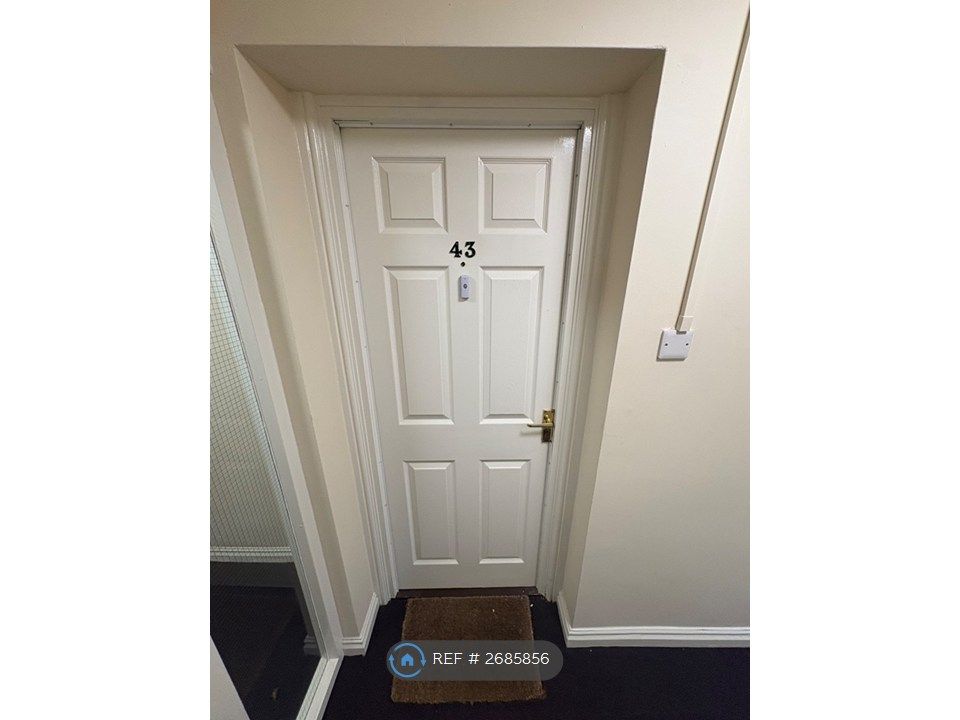 Property photo 2 of 27